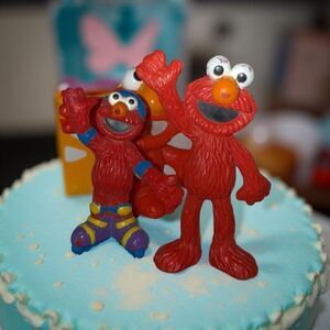 3 Elmo Cake Toppers Figure Roller Blading Elmo B20